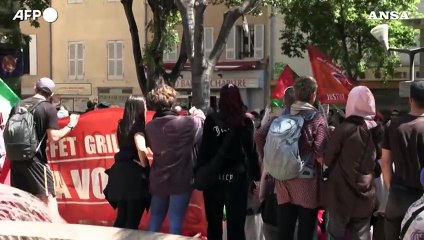 Marsiglia, un migliaio di contestatori per l'arrivo della fiaccola olimpica