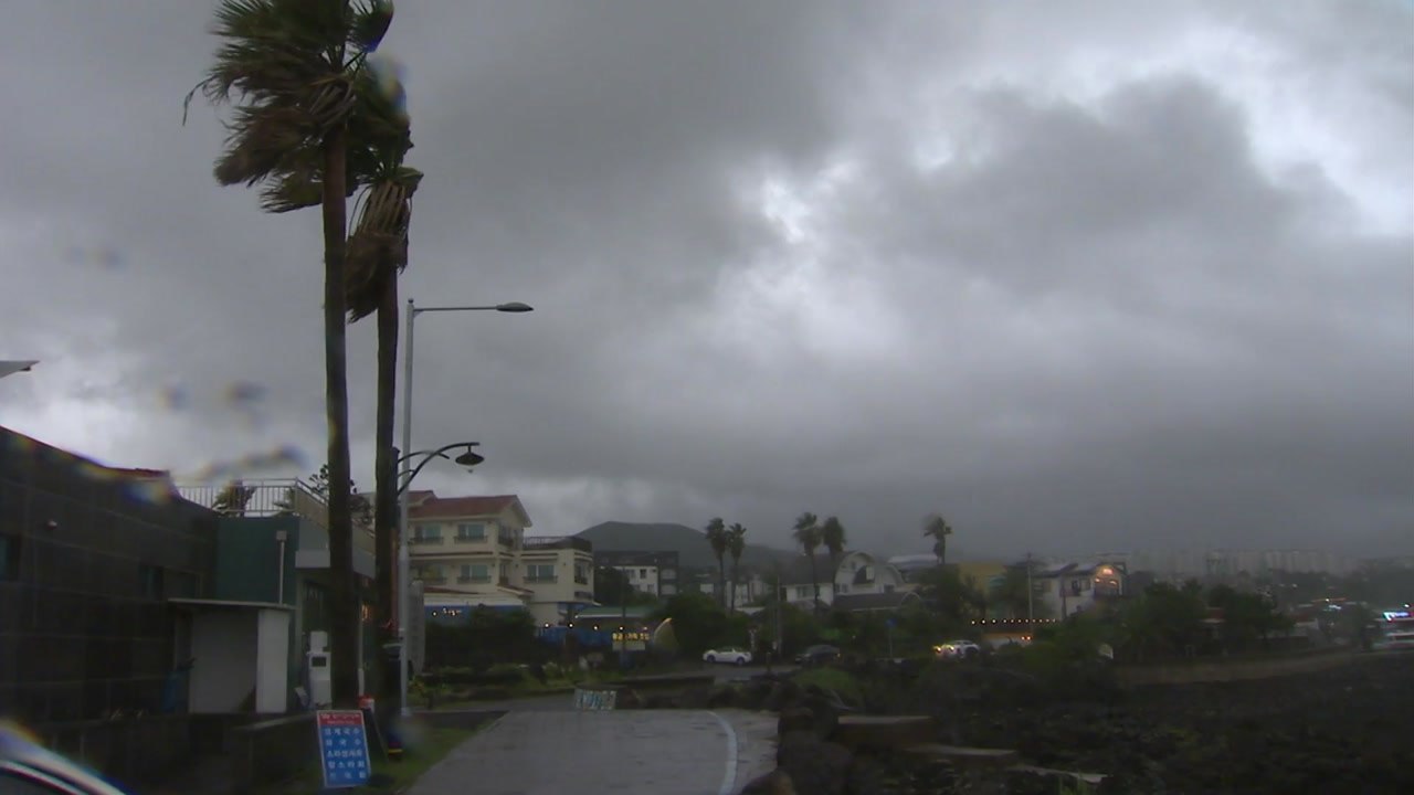 [날씨] 전국 강풍 동반 비...제주도·남해안 또다시 봄 호우 / YTN