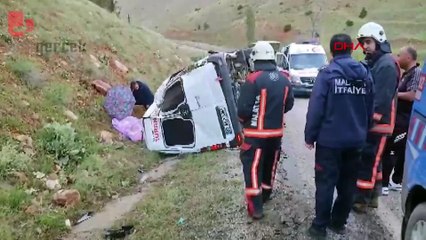Malatya'da yolcu minibüsü devrildi: 12 kişi yaralandı