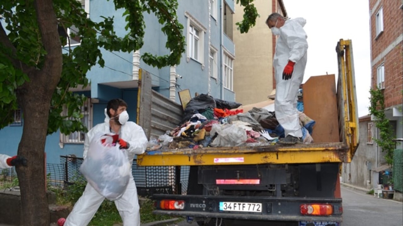 Evden 17 kamyon çöp çıktı