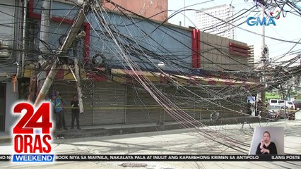 Poste, bumagsak matapos mahatak ang mga kable nito ng dumaang truck | 24 Oras Weekend