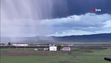 Kara bulutlar gündüzü geceye çevirdi