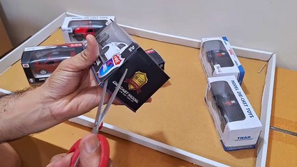 Unboxing and Review of Metal Die Cast 7 Seater SUV, Opening Doors Mahindra Police Thar Jeep DIE CAST Metal Toy