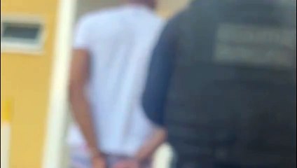 Jovem é detido por ameaçar pessoas em festa de aniversário com esquadro