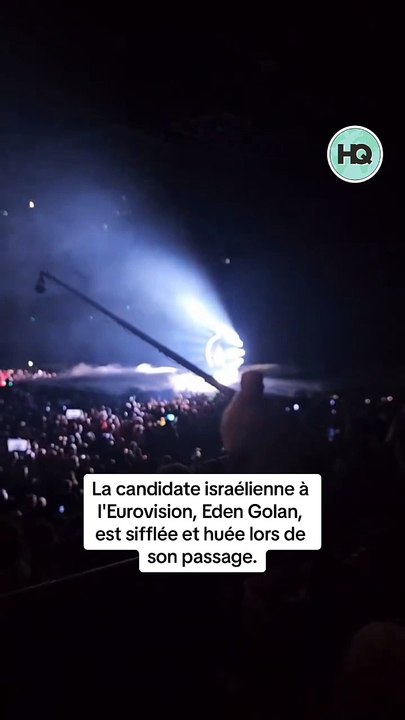 La candidate israélienne à l'#Eurovision2024, Eden Golan, est sifflée et huée lors de son passage.