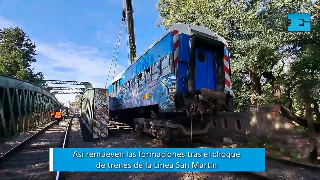 Impresionante operativo: así remueven las locomotoras y vagones del choque de trenes