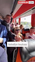 Bakan Özhaseki Hatay'a makam aracı yerine otobüsle gitti:Şİmdi 200 tane araç olması lazımdı