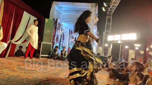 Manisha Mahi DANCE video || Pawan Singh ke gana