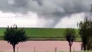 Tornado atinge o município de Gentil, no norte do Rio Grande do Sul. Confira!