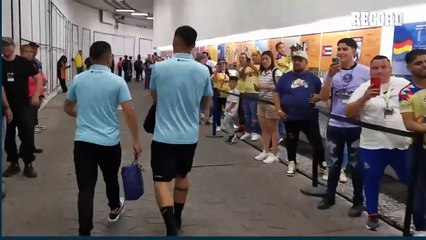 Tải video: ¡YA LLEGÓ PACHUCA! Así fue el arribo de Tuzos al Estadio Azteca