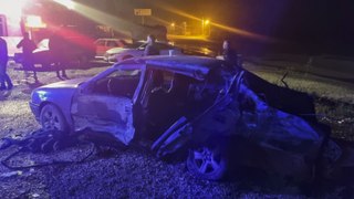 Silobas takılı TIR'a çarpan araçta can pazarı: 1 ölü 4 yaralı