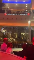 Crollo soffitto centro commerciale