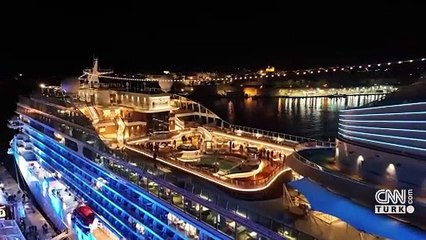 Her katında ayrı yaşam alanı... Yüzen otel İstanbul'da!