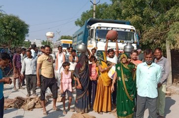 Video : पानी की समस्या को लेकर ग्रामीणों ने लगाया जाम,  आश्वासन के बाद हटाया