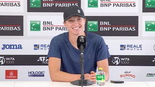 Tennis - Rome 2024 - Iga Swiatek amused after being asked twice about Andy Murray's racket change !