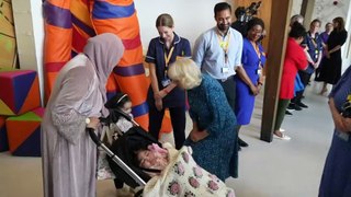 Queen thanks nurses for ‘wonderful job’