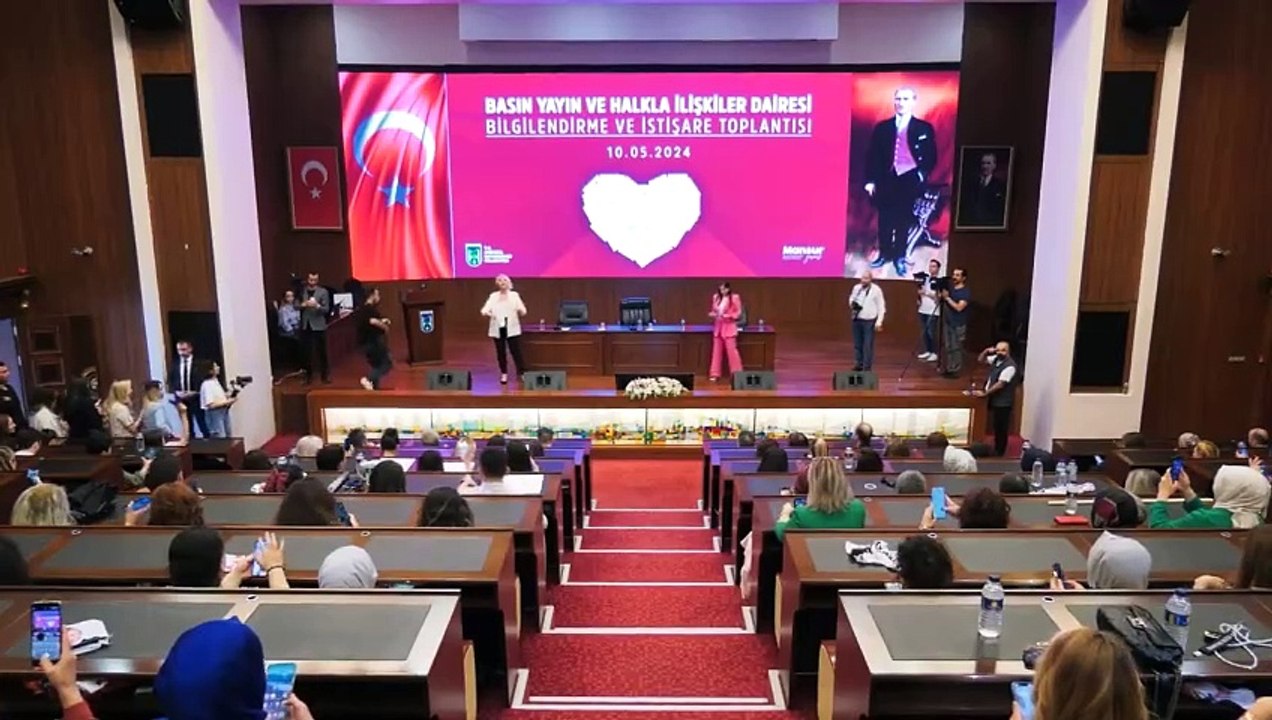 Mansur Yavaş'a ABB personelinden Samanyolu şarkısı sürprizi