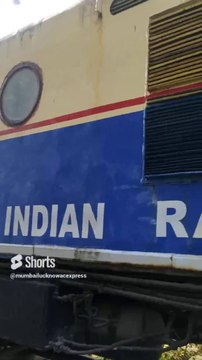 Loudest Electric Locomotive in the World Known as WCG-2 At Chhatrapati Shivaji Maharaj Terminus