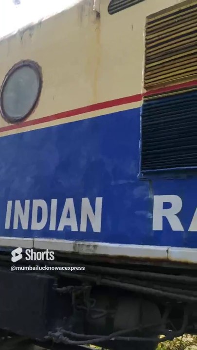 Loudest Electric Locomotive in the World Known as WCG-2 At Chhatrapati Shivaji Maharaj Terminus