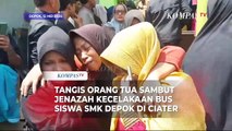 Tangis Orang Tua Sambut Jenazah Anaknya Korban Kecelakaan Bus Siswa SMK Depok di Rumah Duka