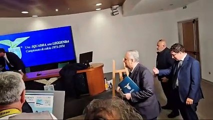 Lazio, svelato il francobollo in onore della banda del 1974