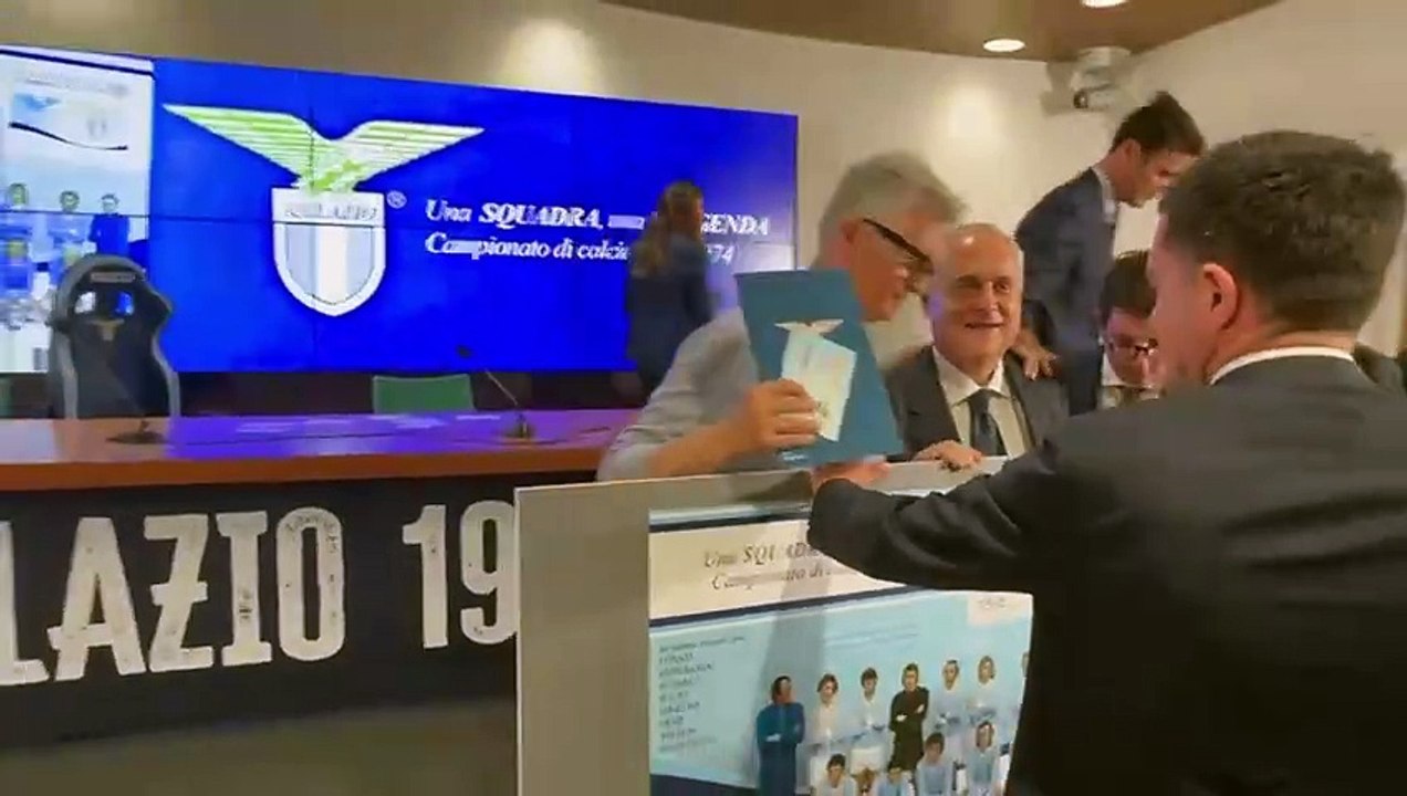 Lazio del '74, ecco il francobollo e la medaglia in onore dello scudetto