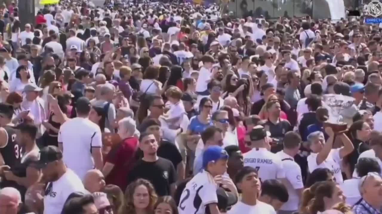 Ancelotti interrumpe la entrevista de Kroos dedo índice en alto con esta 'reprimenda': Kroos alucinaba