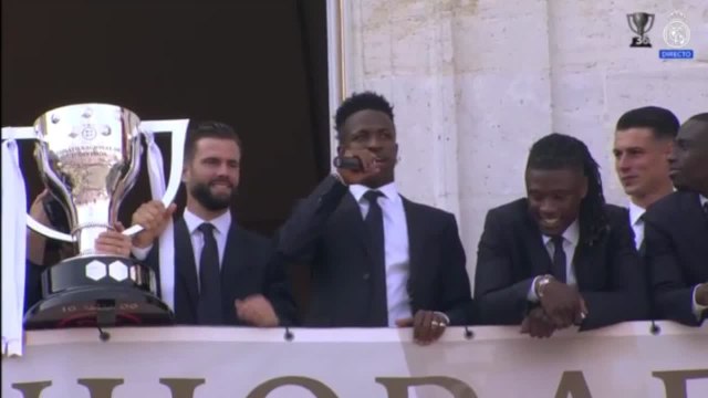 Reacción del brasileño cuando cantan Vinicius Balón de Oro