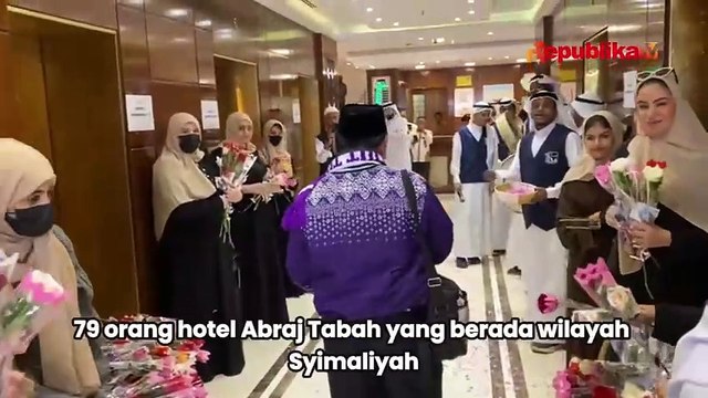 Sholawat Badar Sambut Kedatangan Jamaah Haji Indonesia Gelombang Pertama