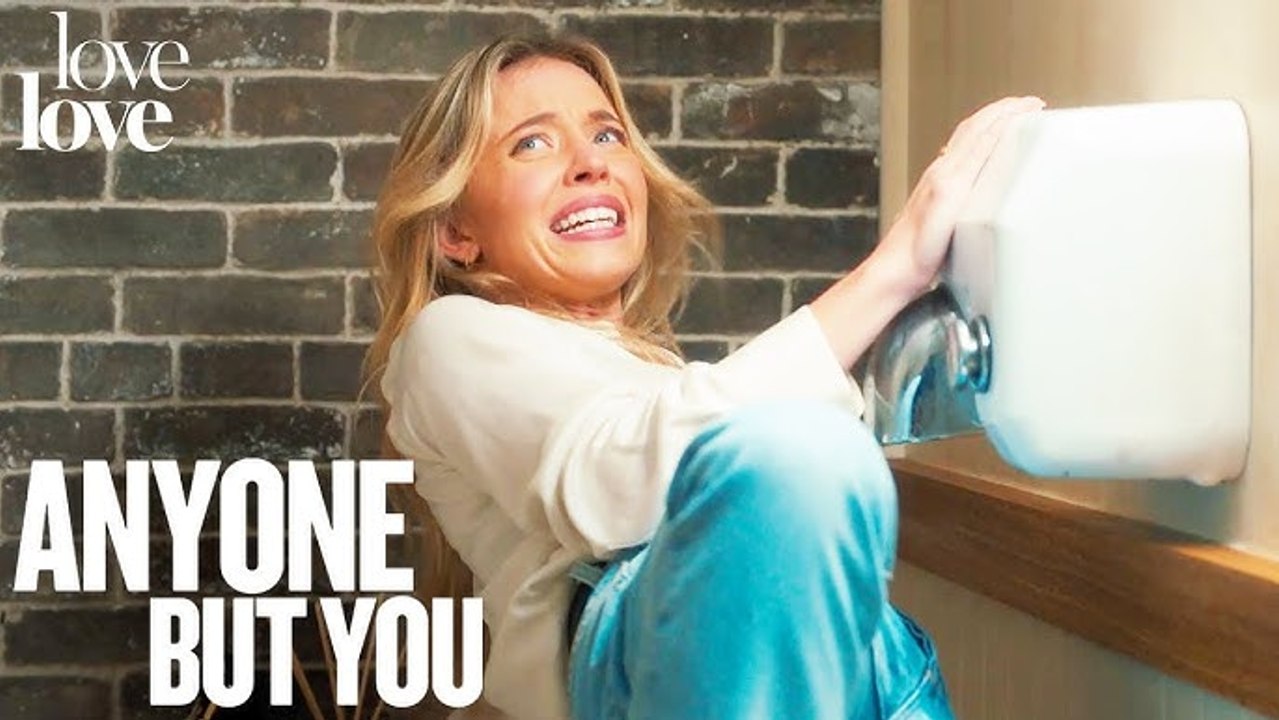 Sydney Sweeney : bathroom scene - Anyone but you - Vidéo Dailymotion
