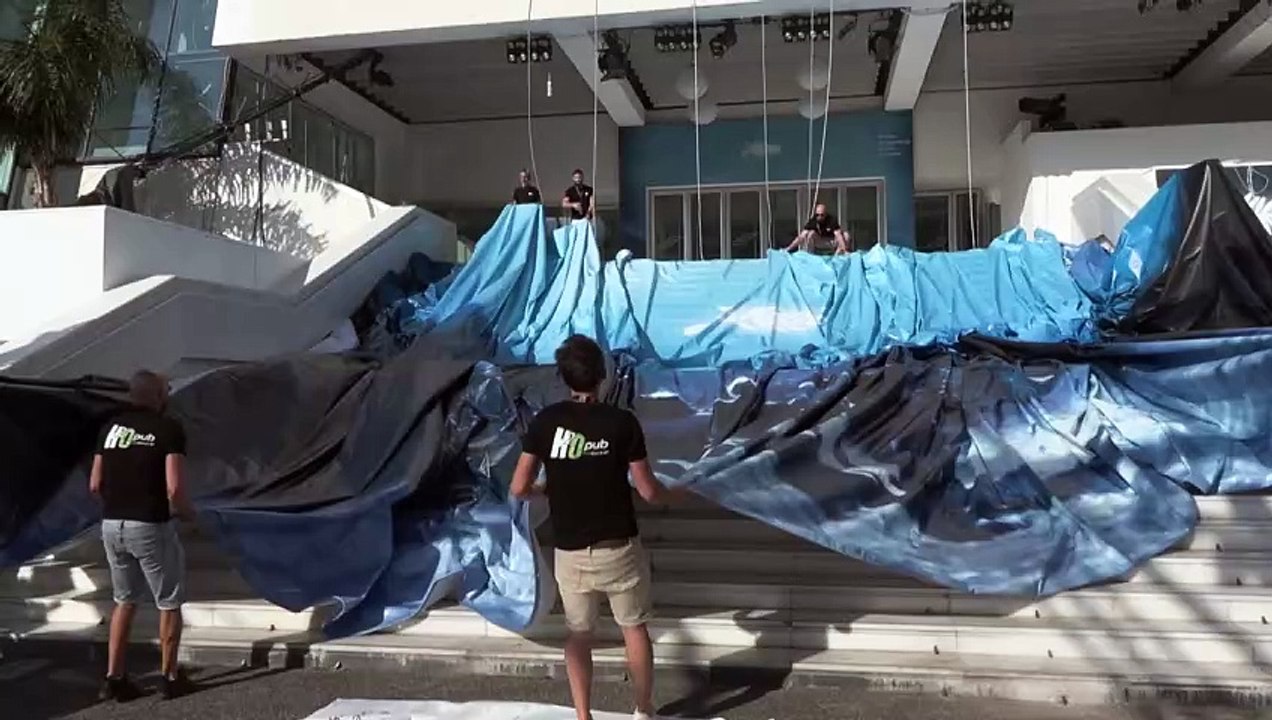 Es kann losgehen: Plakat des Filmfestivals in Cannes entrollt