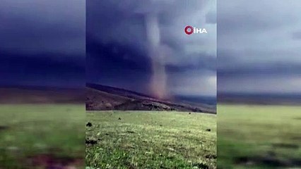Erzurum'da korkutan hortum! Çatılar uçtu, ağaçlar devrildi
