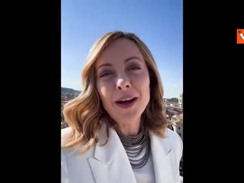 Festa della mamma, Meloni sui social: Auguri a tutte le mamme