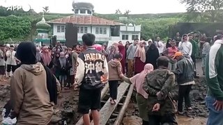 Inondazioni in Indonesia, almeno 34 morti
