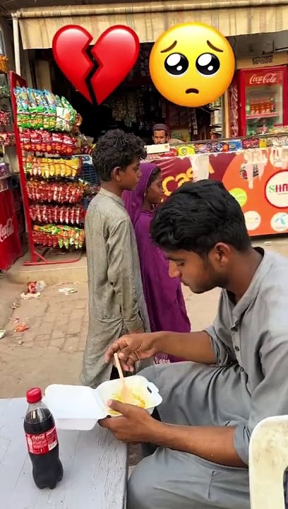 میری اس ویڈیو میں انسانیت کے لیے ایک بہت بڑا میسیج ہے   اگر میرا پیغام آپ کو اچھا لگے تو اِسےضرور شیئر کریں ۔ شُکریہ