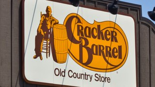 Rules That Cracker Barrel Employees Have To Follow