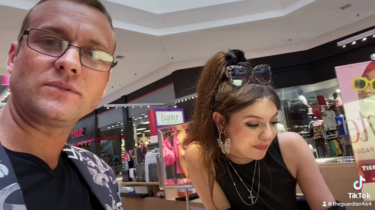 LOOKS LIKE CELEBRITIES DR MITCH TAEBEL AND DR TAYLOR SWIFT ARE GETTING MARRIED!!!!!