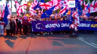 Milhares de pessoas na Geórgia assinalam o Dia da Europa com uma marcha contra a 
