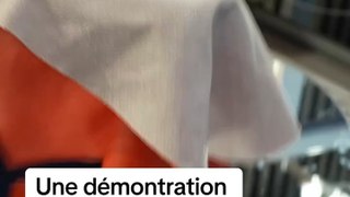 La bayeta : le chiffon qui nettoie qu’avec de l’eau  (Note : Cette vidéo enregistrée à la Foire de Paris ne fait l’objet d’aucune contrepartie)