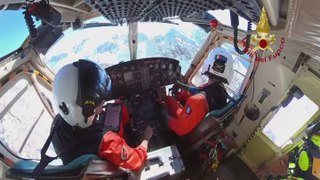 Bloccato a 2.800 metri d'altezza, alpinista salvato con elisoccorso - Video