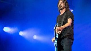 Foo Fighters rinde un homenaje al fallecido Steve Albini durante su concierto en Carolina del Norte