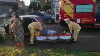 Colisão entre Fiat Argo e Corsa deixa mulher ferida no Bairro Neva