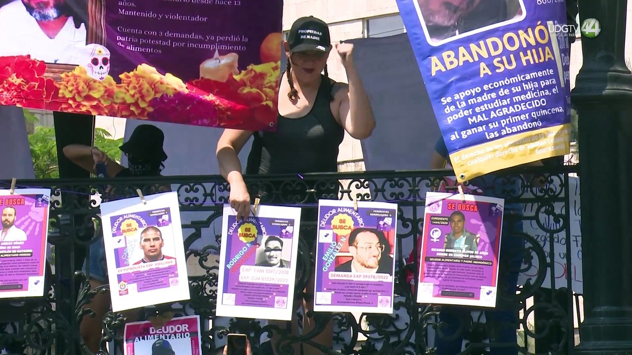 Realizan tendedero con deudores alimentarios, en el kiosco de la plaza de Armas