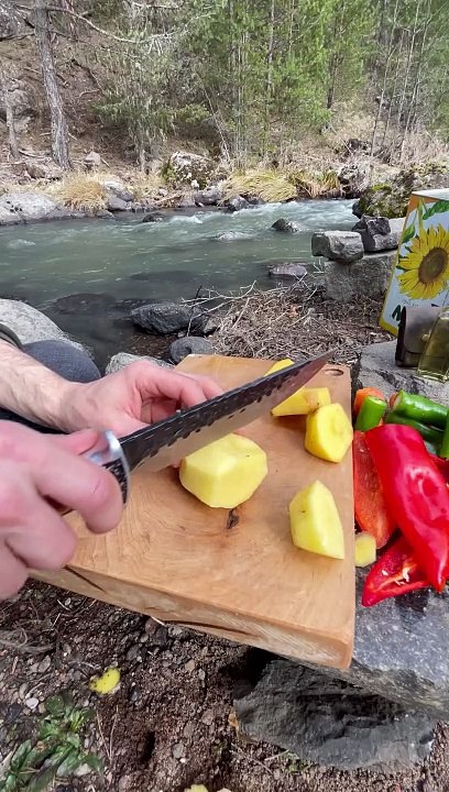 Nehirde Tenekede kızarmış Tavuk / Baked Chicken in The River