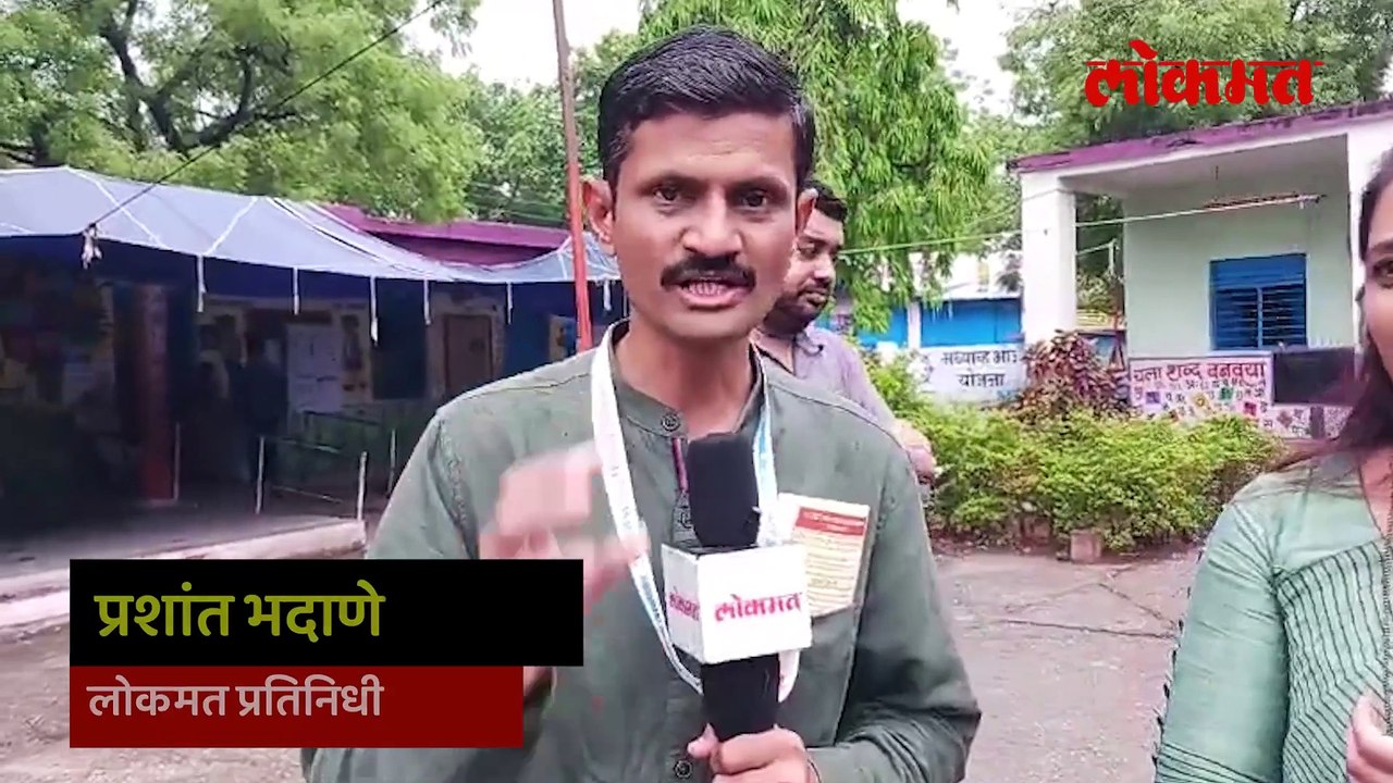 रोहिणी खडसेंनी पतीसोबत बजावला मतदानाचा हक्क