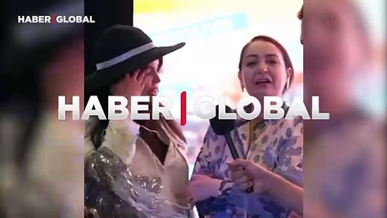 Kızılcık Şerbeti'nin Nilay'ı Feyza Civelek rol arkadaşı Sibel Taşçıoğlu'nun röportajını böldü! 'Bu kız rol yapmıyor herhalde'