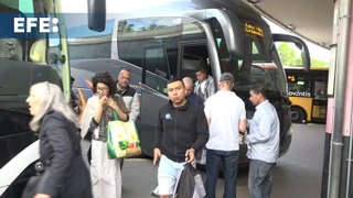 Usuarios de Rodalies afrontan en Fabra i Puig el complejo despliegue de autobuses alternativos