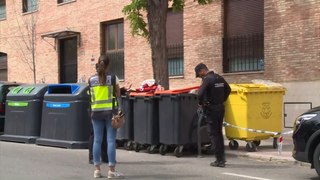 La Policía encuentra a un bebé muerto entre cubos de basura en Barajas