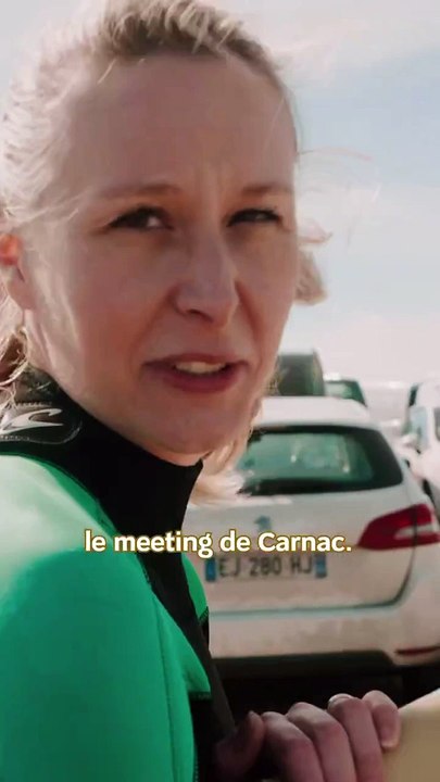 Marion Maréchal aperçue en pleine session surf