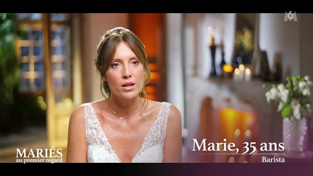 Marie et Jérémy (Mariés au premier regard) dansent ensemble pendant leur repas de mariage